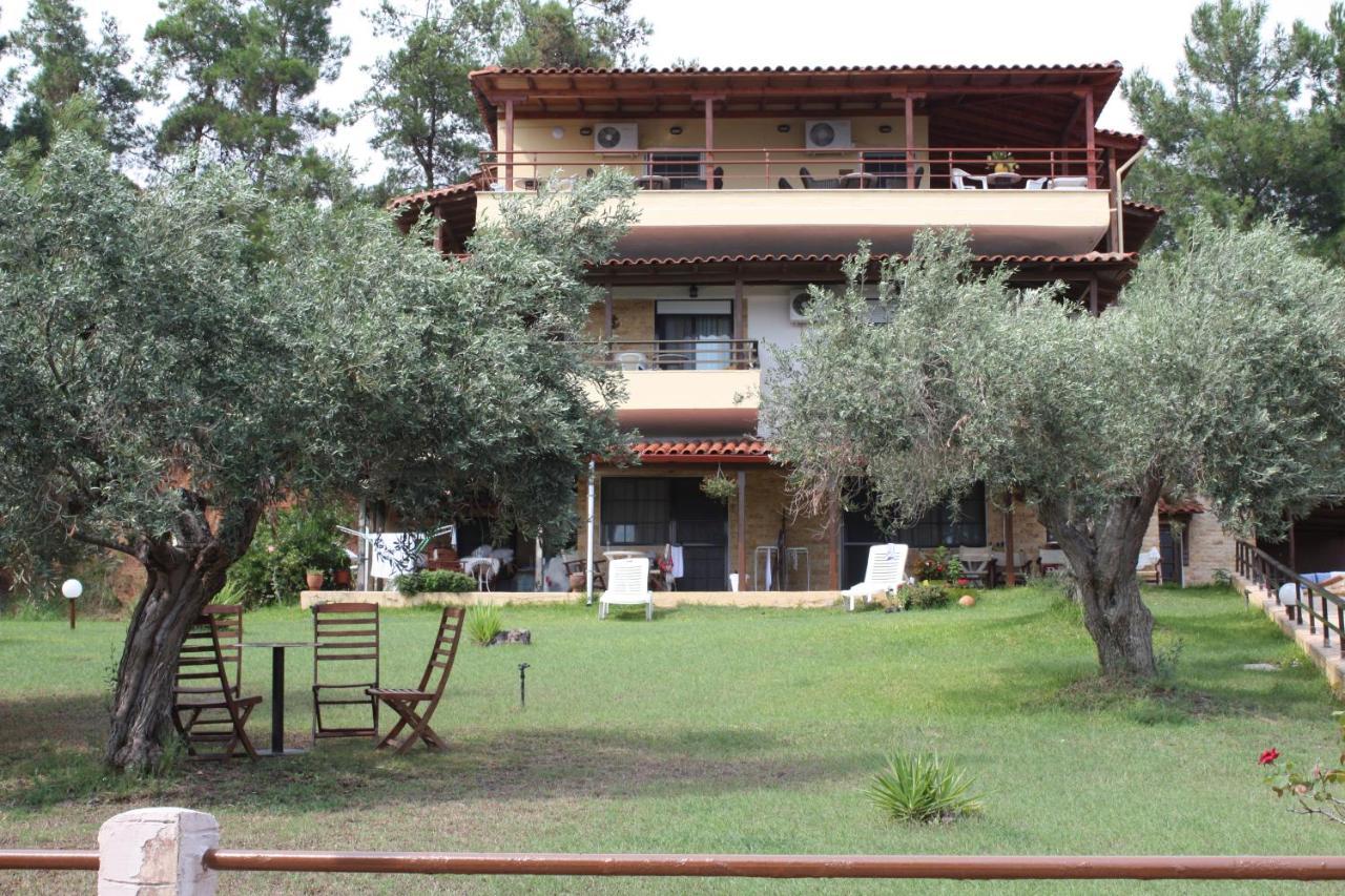 Bambola Apartments Nea Moudania Exterior foto